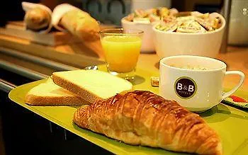 Otel Montpellier 1 2*